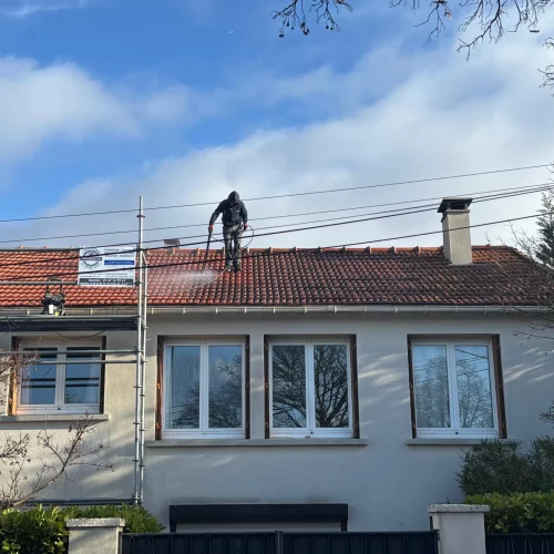 Démoussage et nettoyage toiture Rueil-Malmaison 92